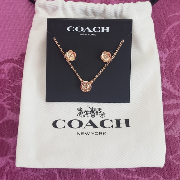 NWT Coach Tea Rose Stud Set - Picture 3 of 6